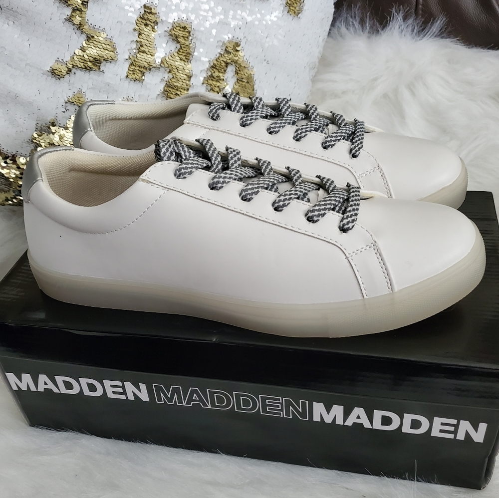 Steve Madden Sneakers